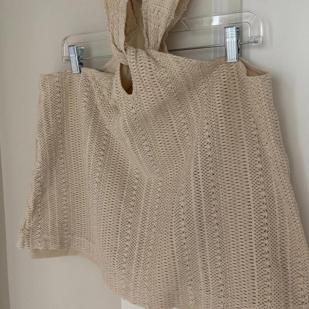 Beige Crochet Keyhole Halter Top, Racerback, Relaxed Size Medium from LOFT Lined - Picture 5 of 11